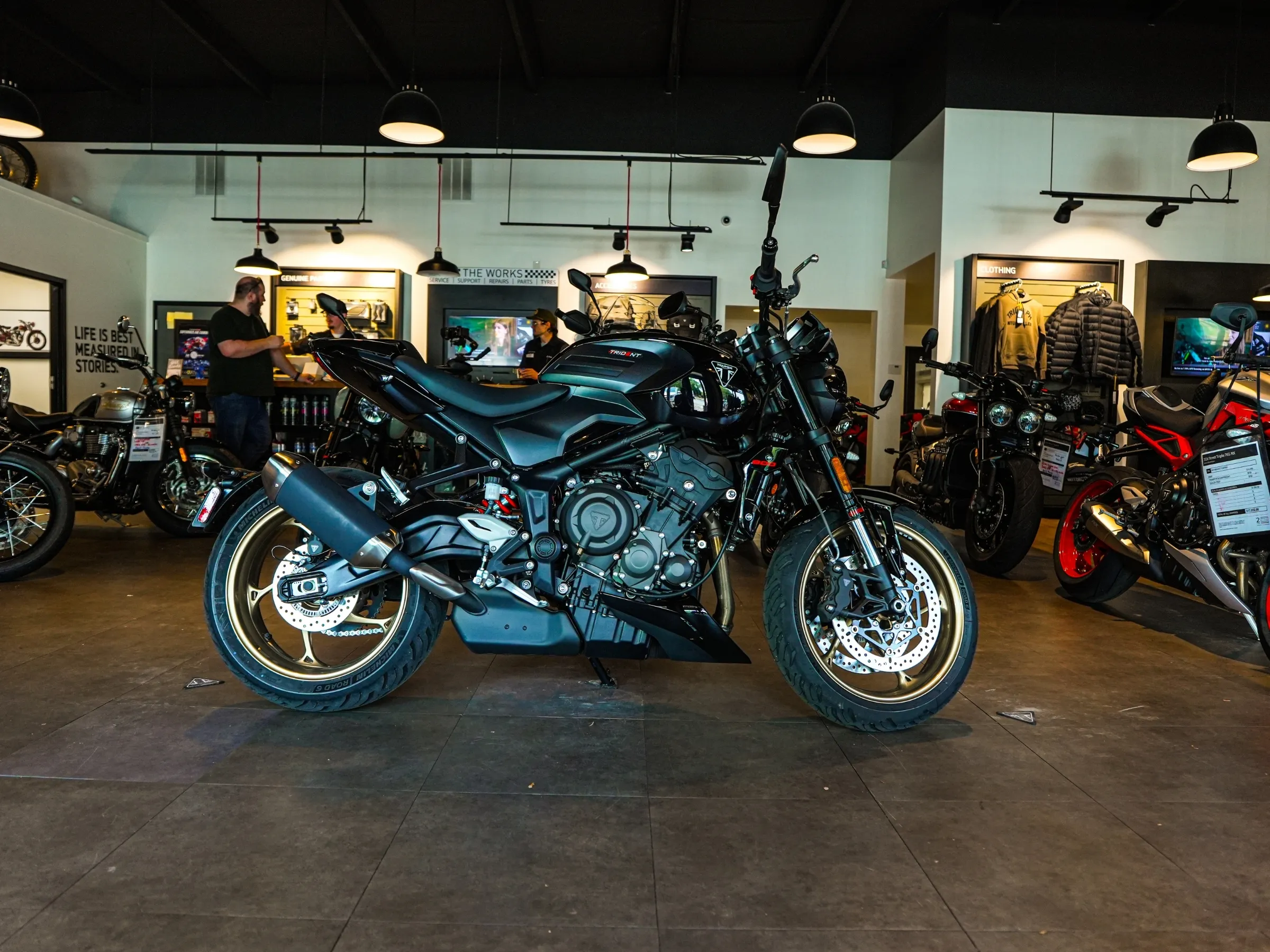 2026 Triumph Trident 800 photo 1