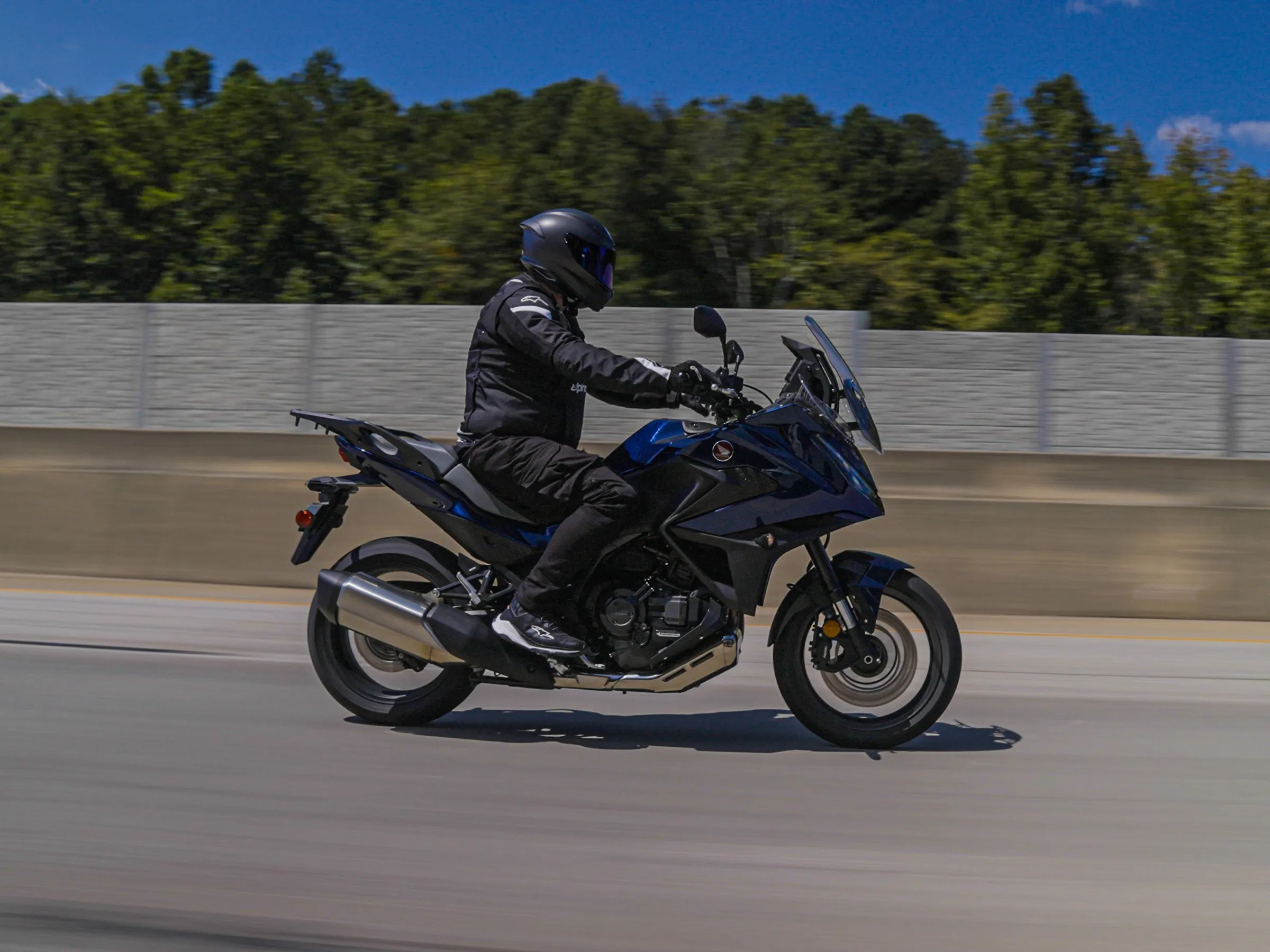2025 Honda NT1100 DCT photo 1