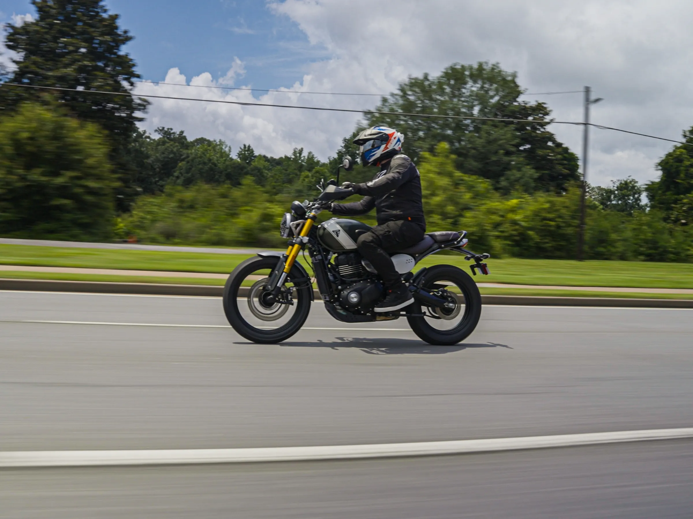 2025 Triumph Scrambler 400 photo 1