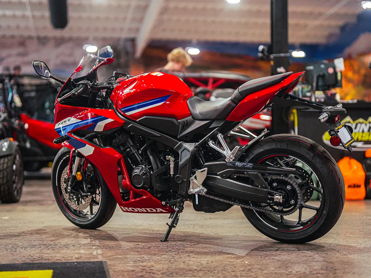 2026 Honda CBR650R E-Clutch photo 1