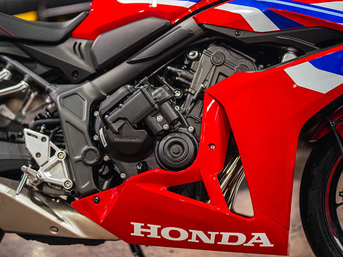 2026 Honda CBR650R E-Clutch photo 2
