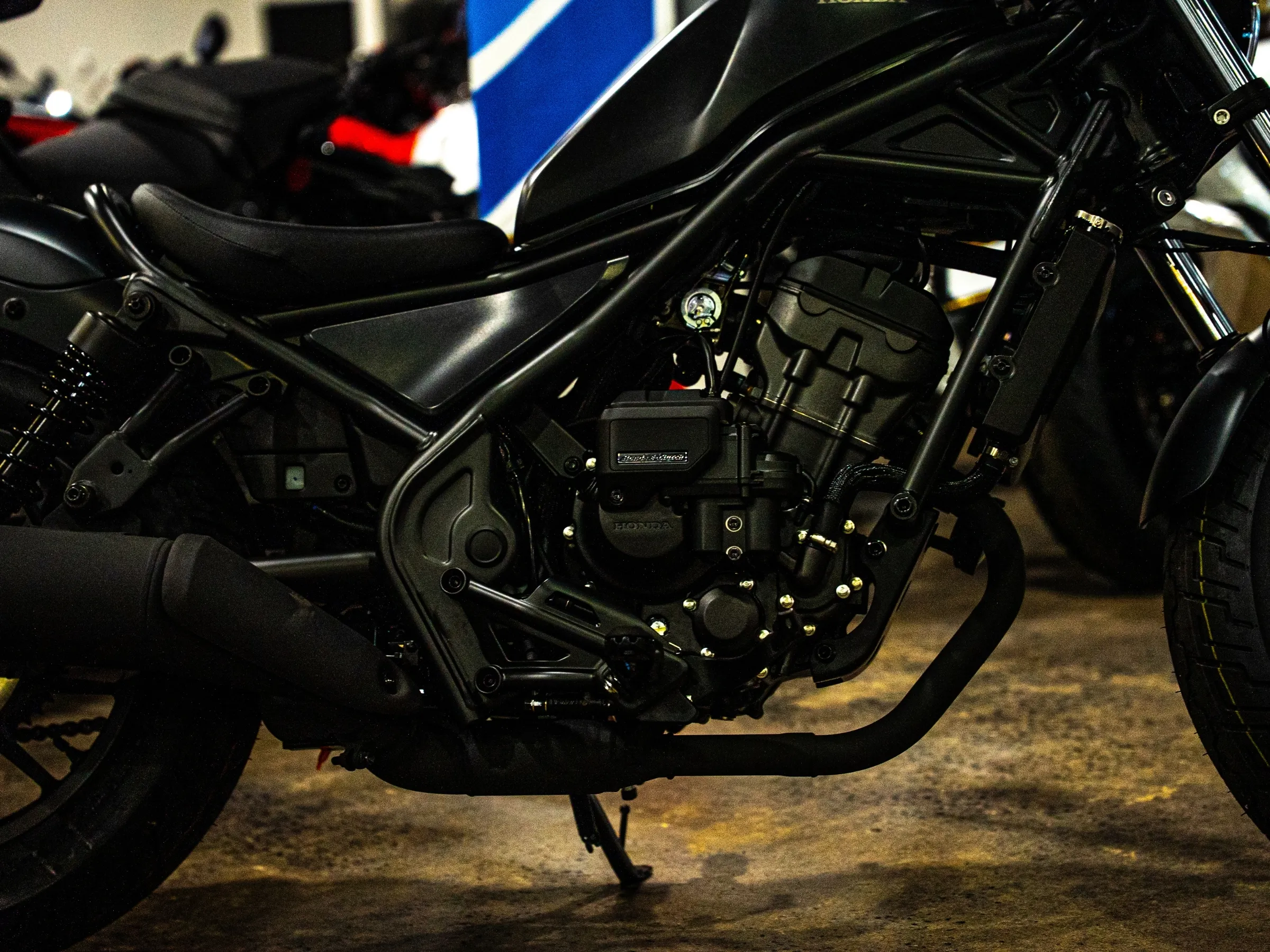 2026 Honda Rebel 300 E-Clutch photo 2