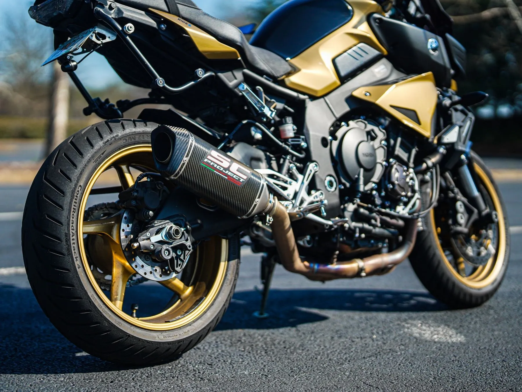 2019 Yamaha MT-10 photo 3