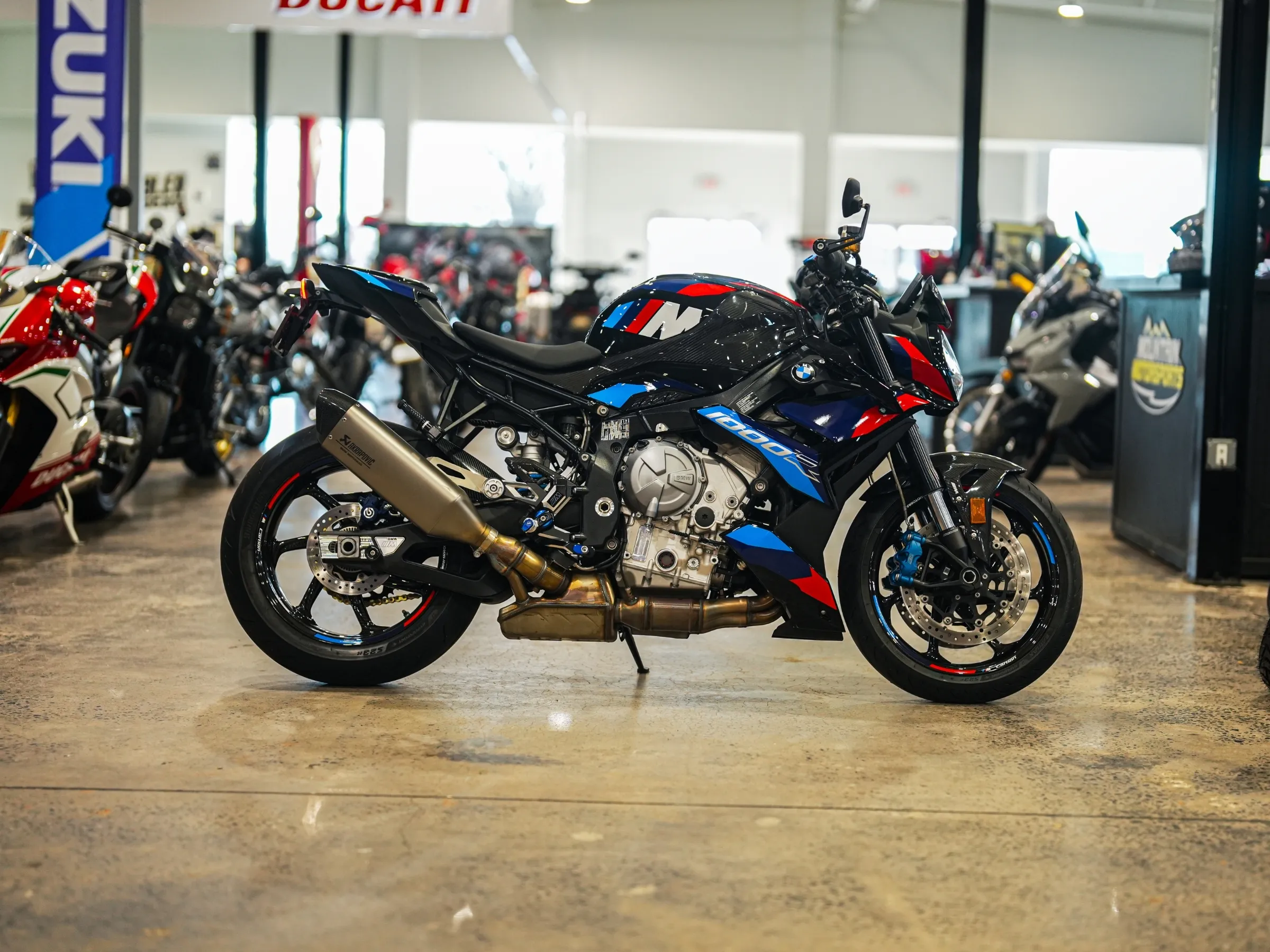 2024 BMW M 1000 R (M Competition) photo 4