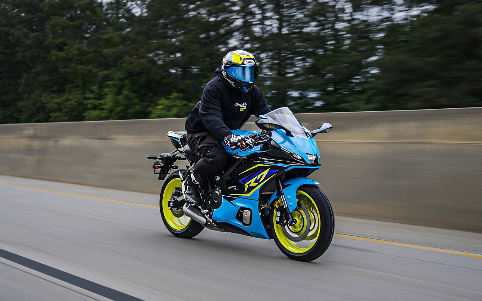 2026 Yamaha R7 hero