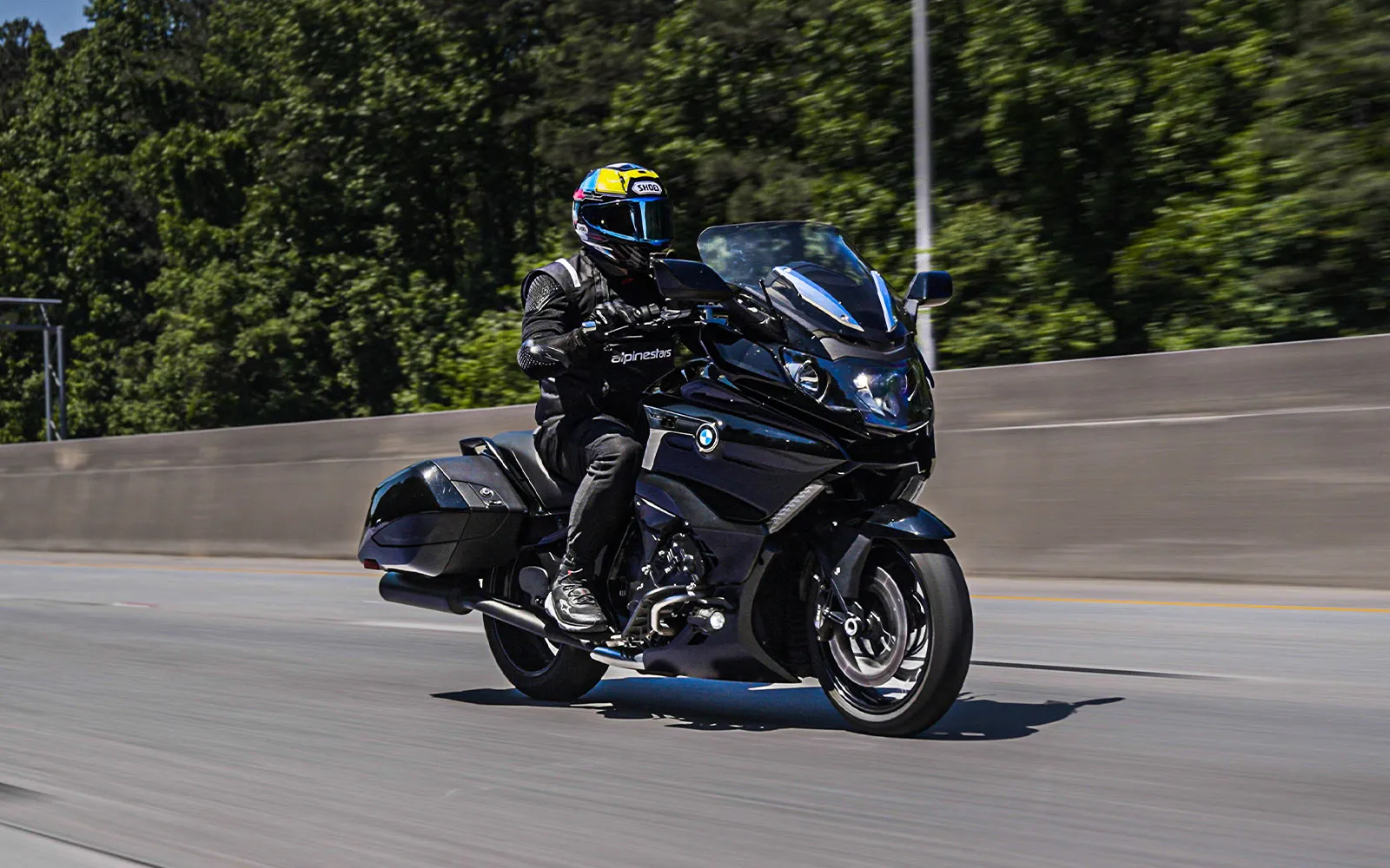 2018 BMW K1600B hero